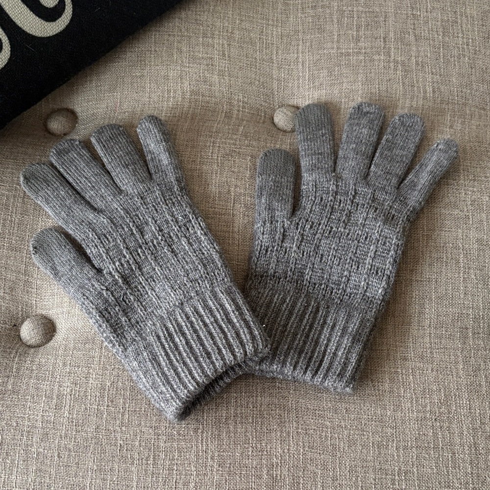 Gray Women's Knit Gloves